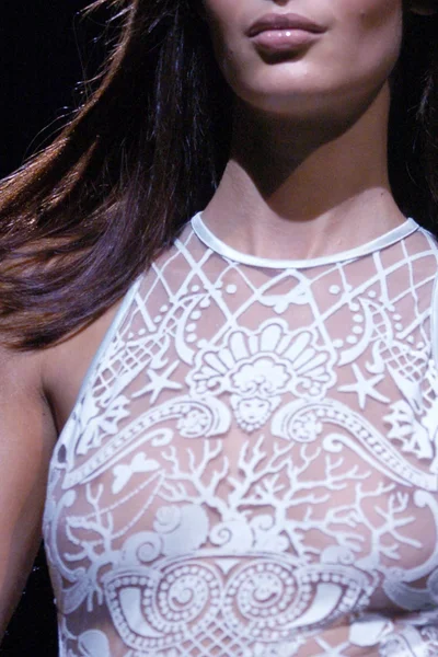 Look 12